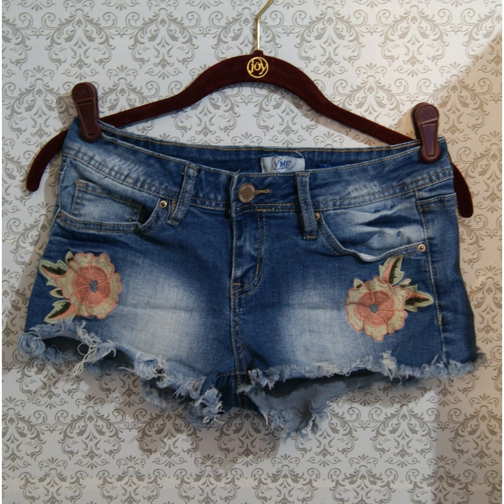 YMI Jr Sz 3 Embroidered Denim Shorts Floral Distressed High Rise Poly Cotton - Picture 2 of 11